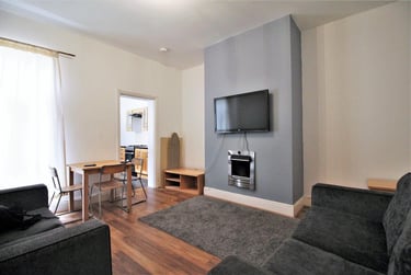 3 bed flat, Tavistock Road, Jesmond, Newcastle, NE23HY - Image 1